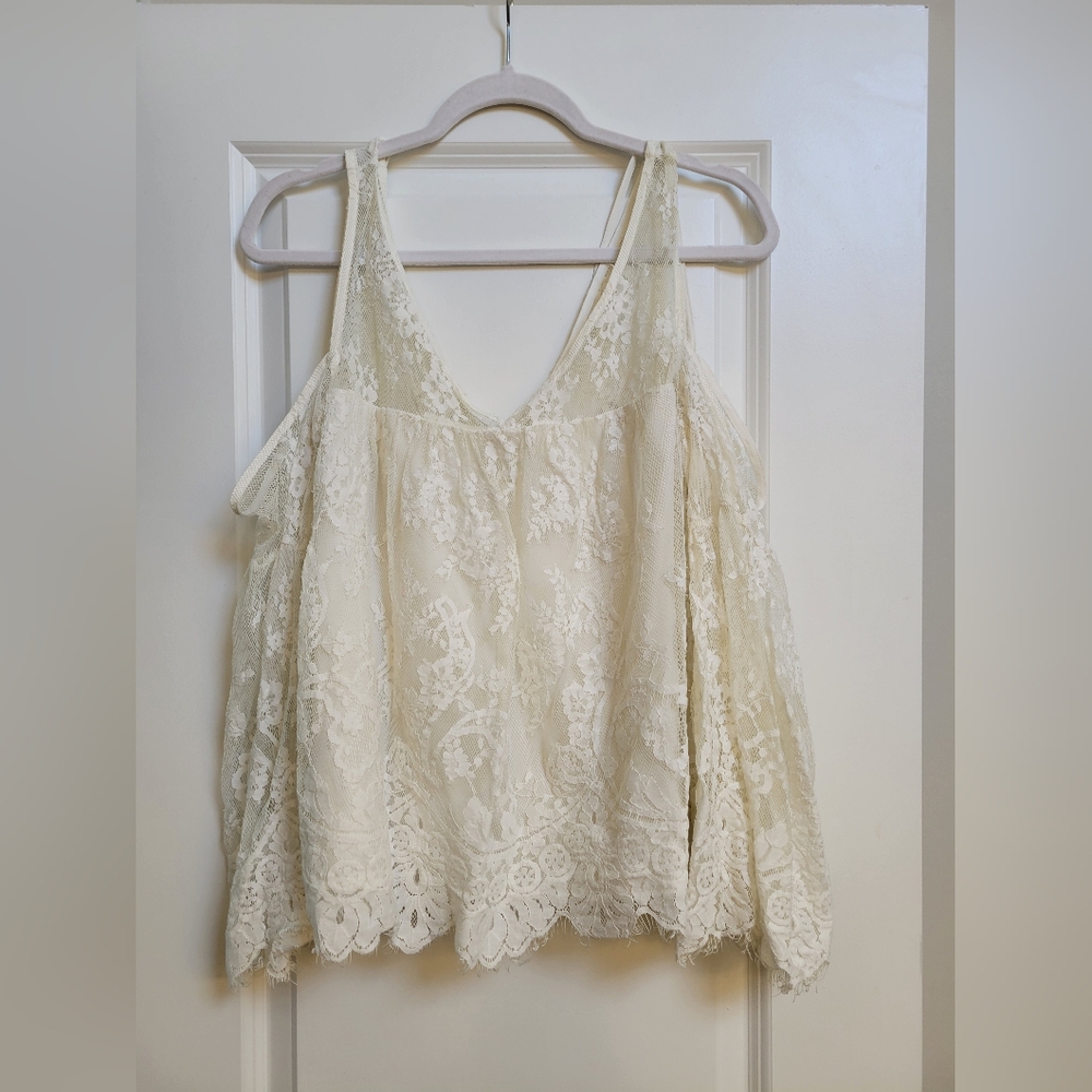White Floral Lace Abercrombie & Fitch Cold Shoulder Top Size S
